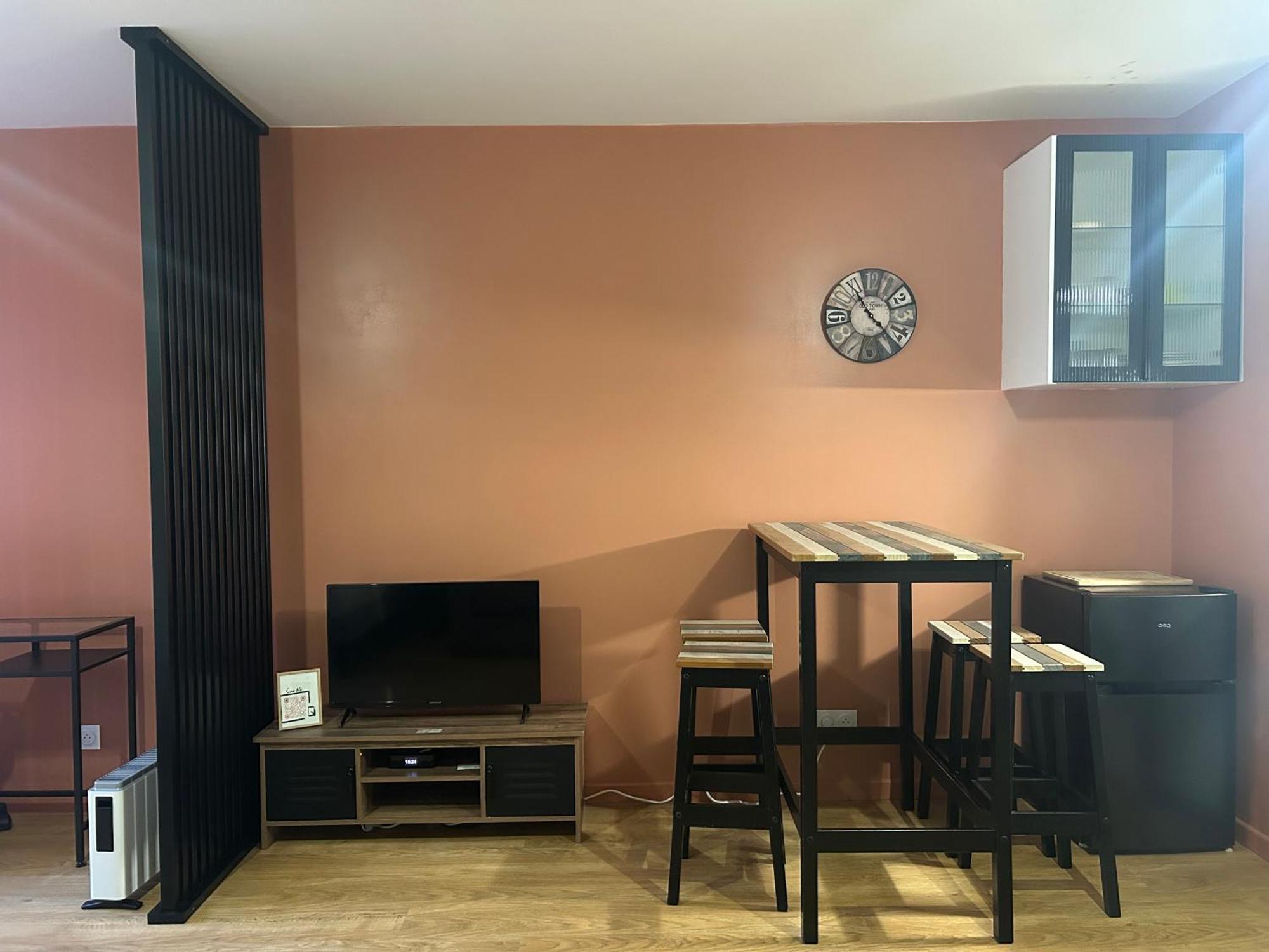Studio Spacieux 4 Personnes Avec Terrasse Privee & Bureau - Gare A 4Min, Paris En 30Min Villiers-sur-Marne Exteriér fotografie