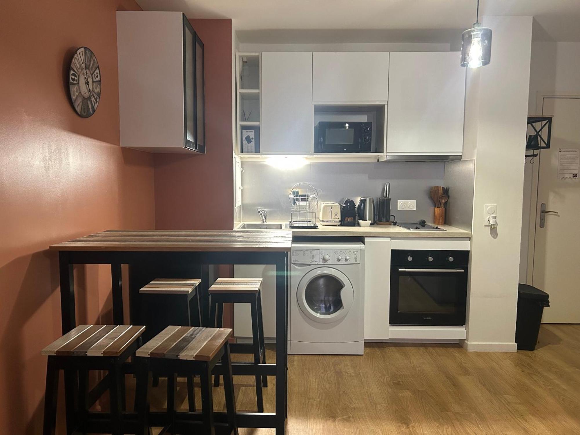 Studio Spacieux 4 Personnes Avec Terrasse Privee & Bureau - Gare A 4Min, Paris En 30Min Villiers-sur-Marne Exteriér fotografie